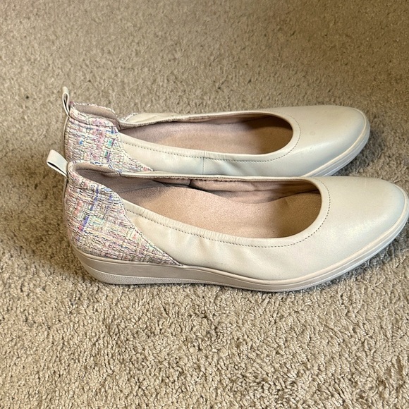 Vionic Jacey Women's Size 11 Cream Leather Wedge Slip On Comfort Shoes - Picture 1 of 7